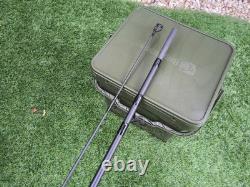 Nash Dot Spod 12ft Rod Black