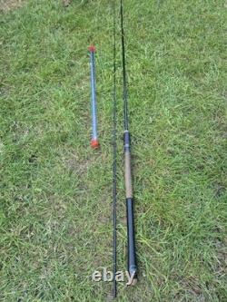 Canne de pêche à la carpe et au coup Map Parabolic Black Edition 10 ft Bomb Rod