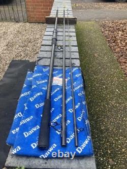 Daiwa V Carp 12 Pieds 2-1/2 Lb Canne de Pêche au Carpe de Voyage Vcc-412T dans Sac