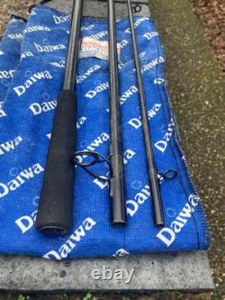 Daiwa V Carp 12 Pieds 2-1/2 Lb Canne de Pêche au Carpe de Voyage Vcc-412T dans Sac