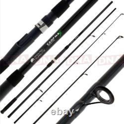 Ensemble complet de pêche au carpe : cannes, moulinets, alarmes de touche, support de cannes plus un sac de bouillettes.