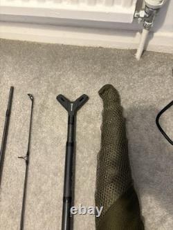 Ensemble neuf, jamais utilisé, de 2 cannes à carpe Sonik Xtractor+ de 9 pieds avec moulinets. Puissance : 3 lb.
