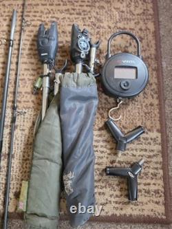 Pack de pêche à la carpe : cannes, moulinets, épuisettes, détecteurs et assortiment complet de terminal tackle
