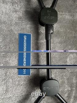 Pod à trois cannes Fox Black Label Edition Compact avec barres à buzzer pour la pêche au carpe